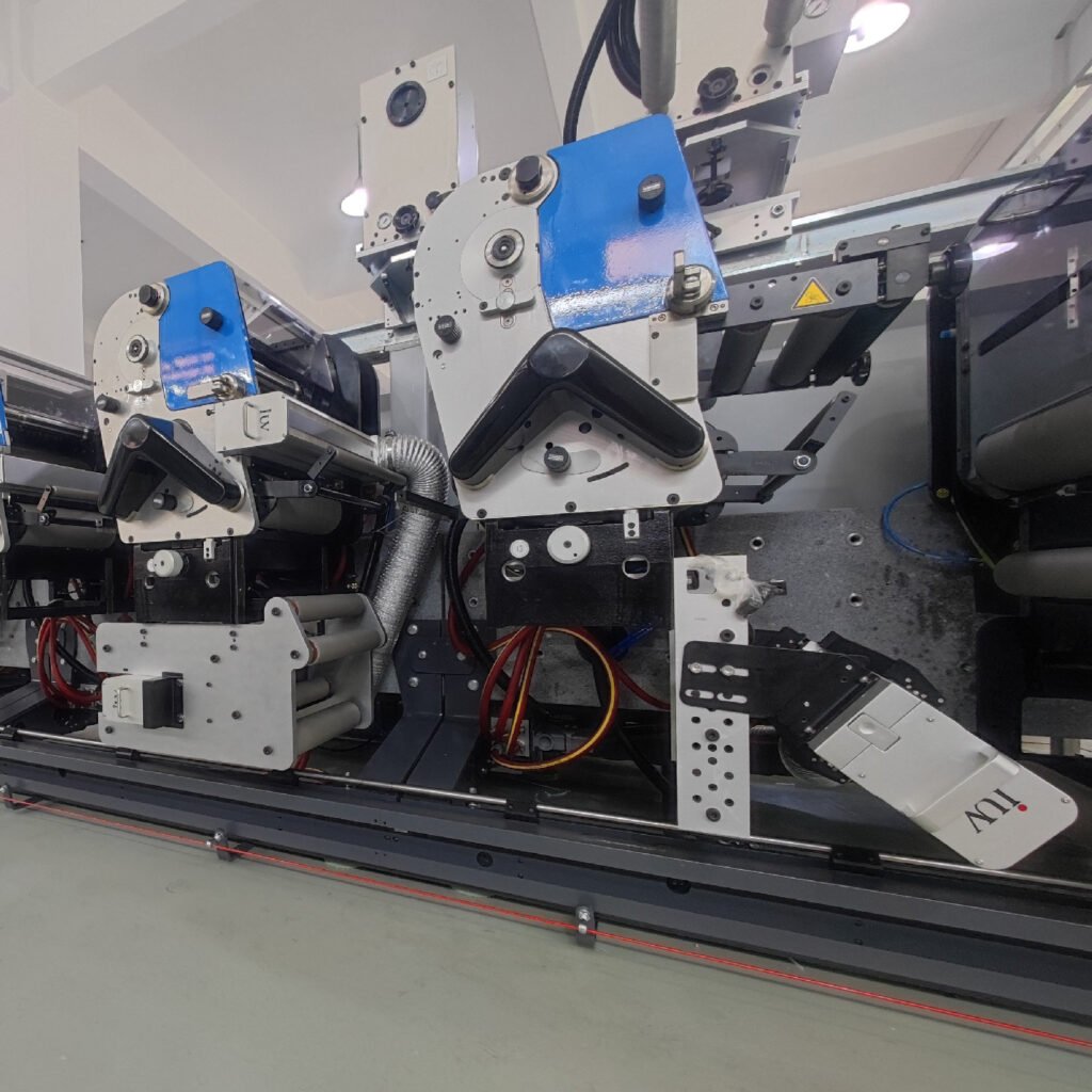 Impression flexographique et LED UV révolution dans l’impression d’étiquettes de haute qualité