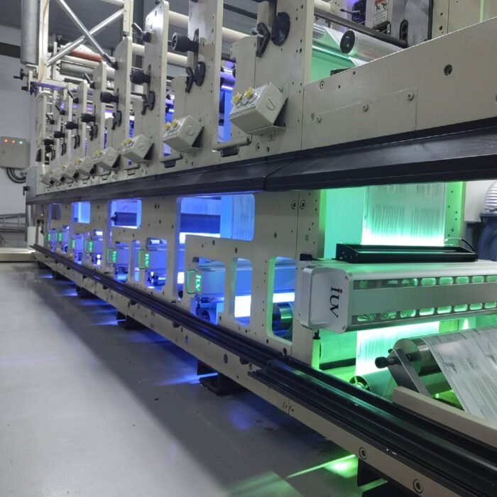 LED-UV-vs.-Traditional-Mercury-Arc-UV-A-Technical-Showdown-700x700