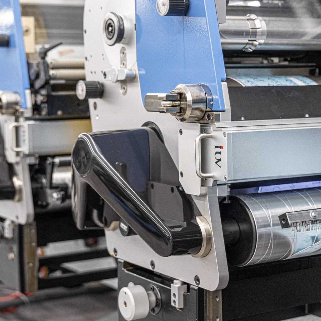 Pourquoi l’impression flexo avec LED UV transforme la productivité des imprimeurs