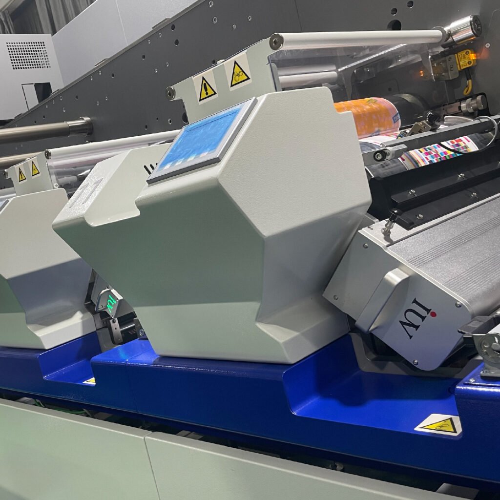 Comment un système de polymérisation LED optimise la qualité d’impression et réduit la consommation d’énergie