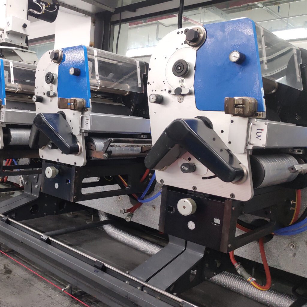 L’évolution du séchage dans la flexographie de la lampe UV traditionnelle à la technologie LED moderne