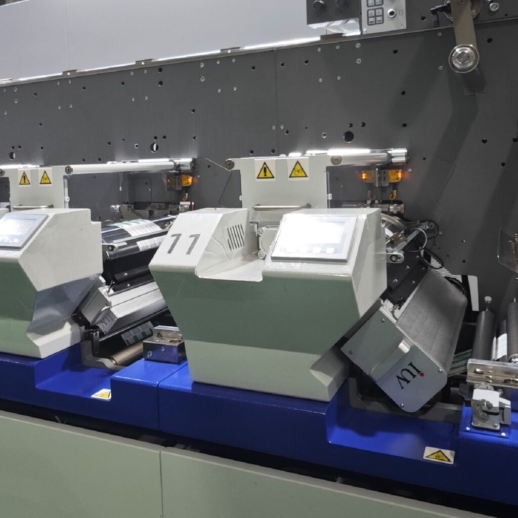 Optimiser la qualité des impressions flexo avec des systèmes de durcissement UV à haute performance