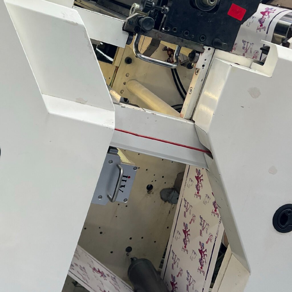 Améliorer la tenue des encres en impression flexo grâce aux systèmes UV à LED de nouvelle génération