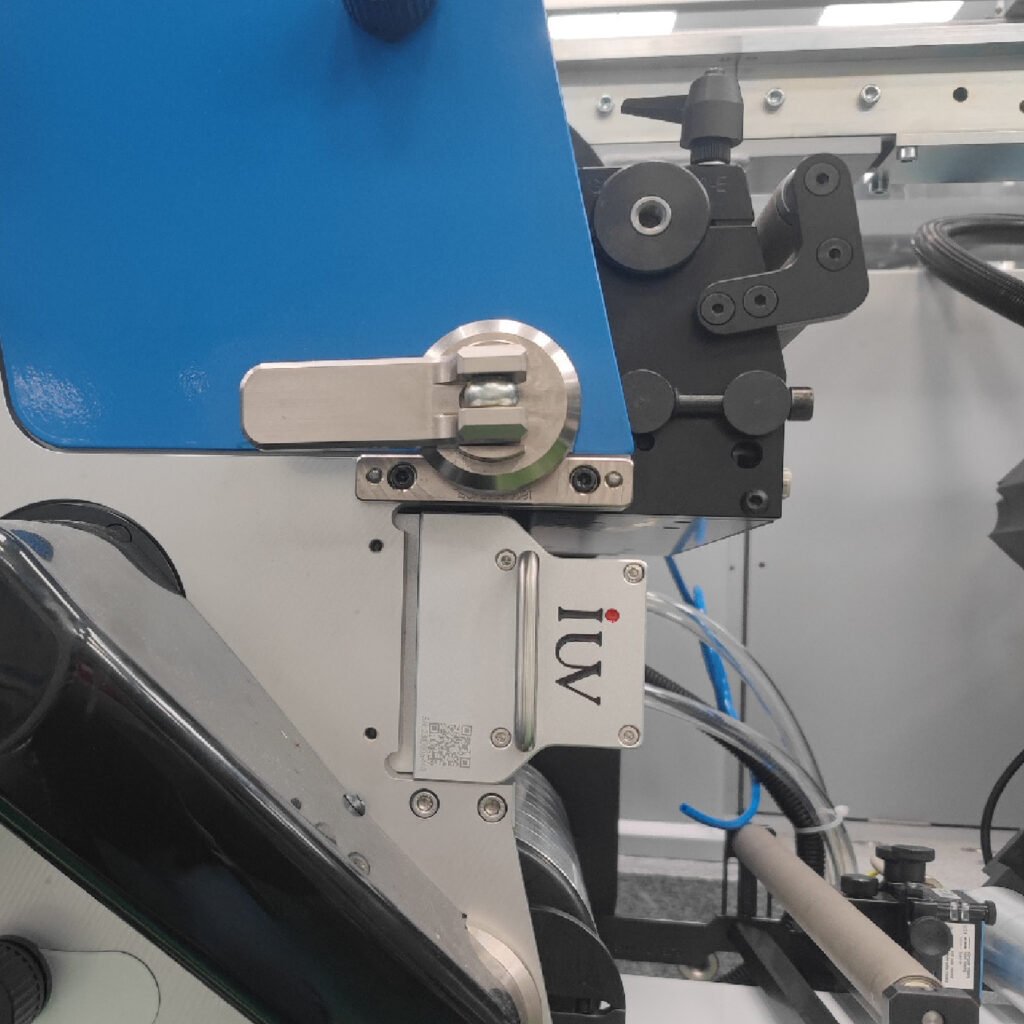 Durcissement UV LED automatisé amélioration du repérage, de la vitesse et de la répétabilité en production