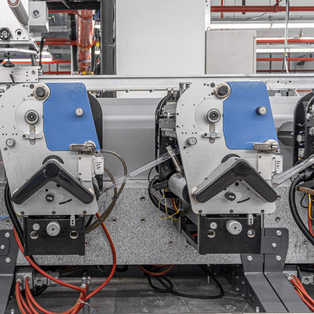 Étiquettes premium le rôle du durcissement LED dans l’amélioration du rendu brillant et mat