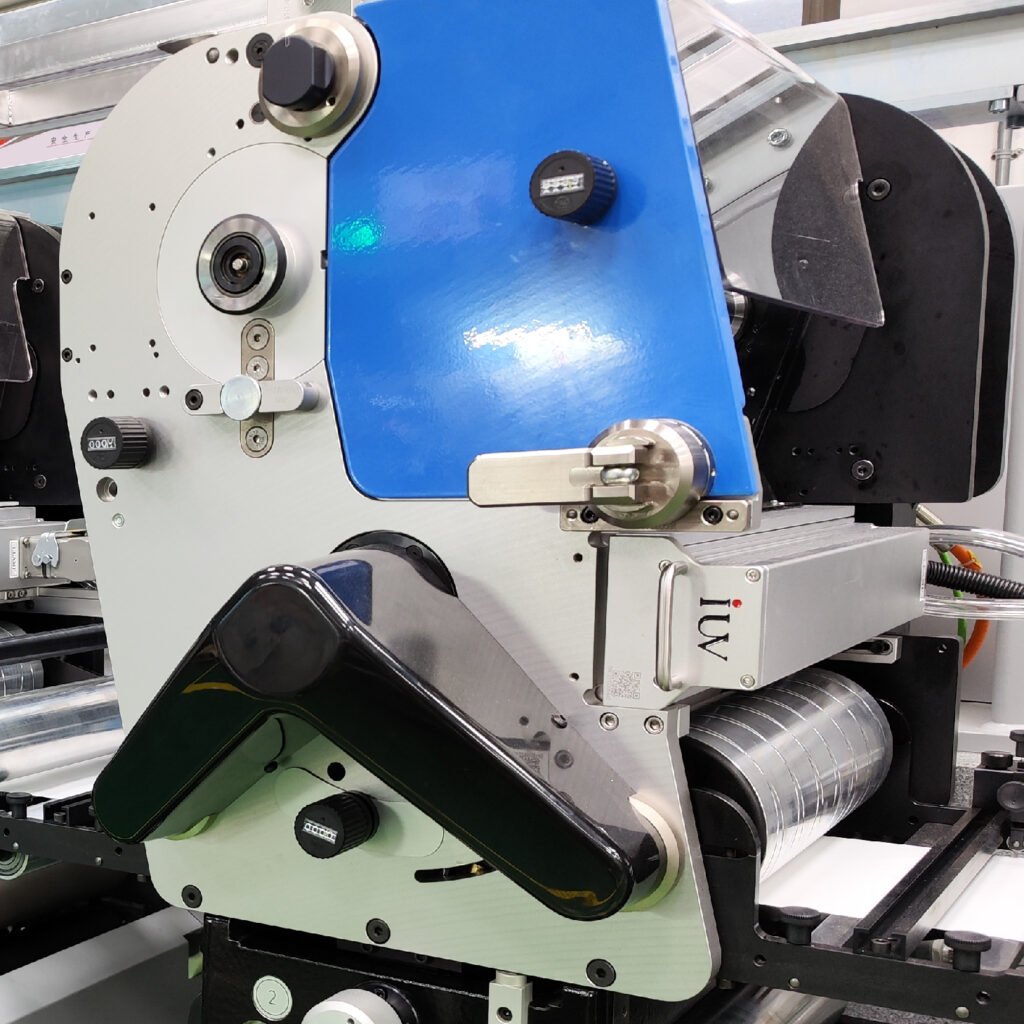 Impression d’étiquettes numériques étroites comment le durcissement UV LED améliore la productivité continue