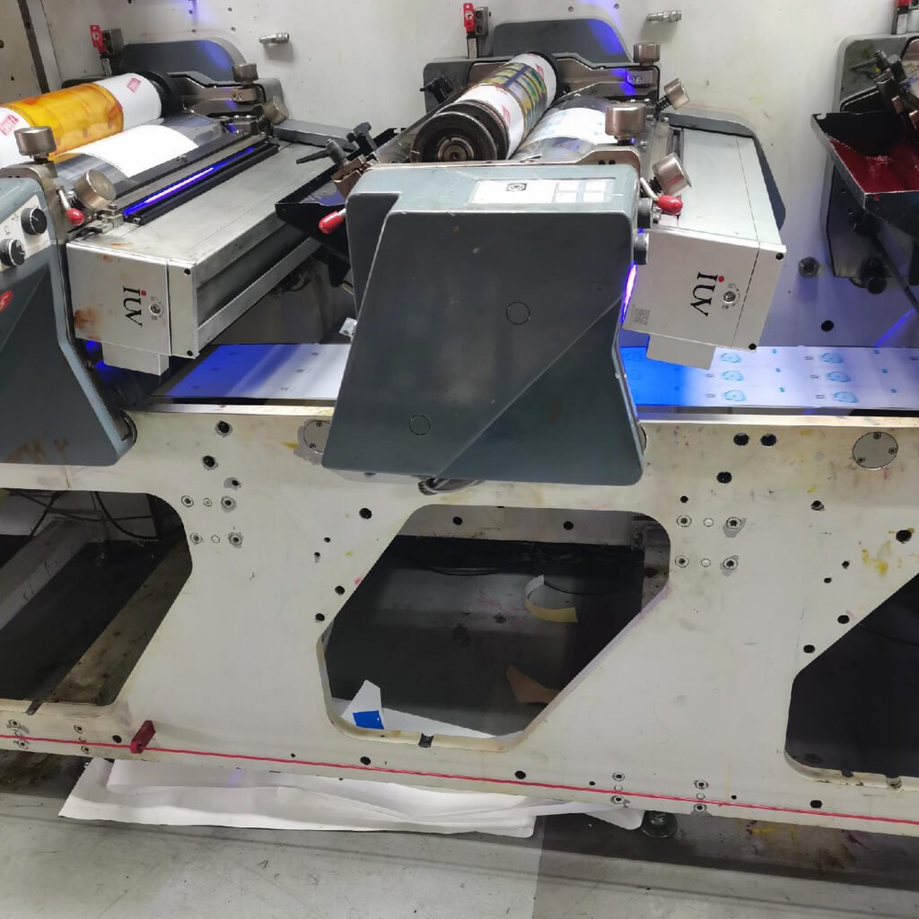 Pourquoi les imprimeurs adoptent des solutions LED économes pour la flexo et l’offset