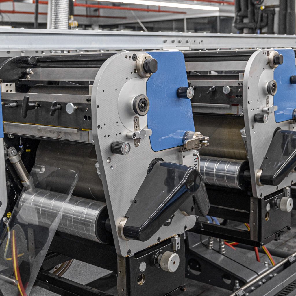 Pourquoi le séchage UV LED est devenu un standard en impression à bande étroite