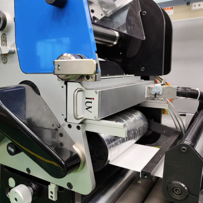 Test Le LED UV est-il plus performant que le Mercure pour les couleurs foncées