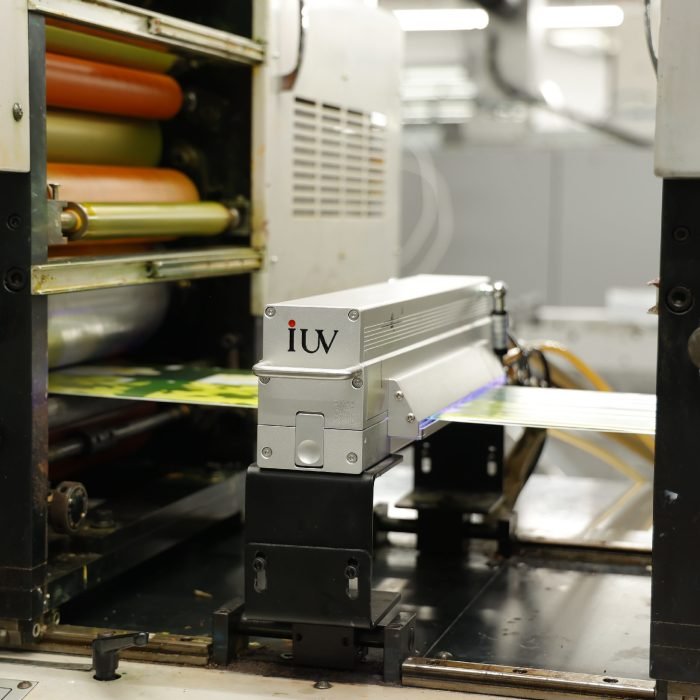 Adopter un système de séchage UV à LED pour augmenter la vitesse d’impression en flexo et offset