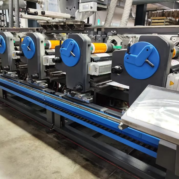 Comment la combinaison impression flexographique LED UV améliore la productivité des imprimeurs