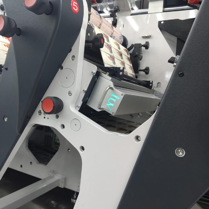 Comparaison entre polymérisation LED et UV traditionnelle quelle solution pour votre presse d’étiquettes