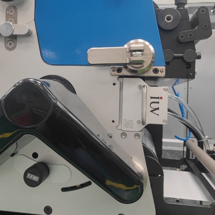 Opérations UV automatisées nouvelles normes de productivité pour l’impression de packaging