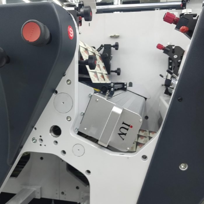 Système UV à LED pour l’impression à bande étroite précision accrue et consommation réduite