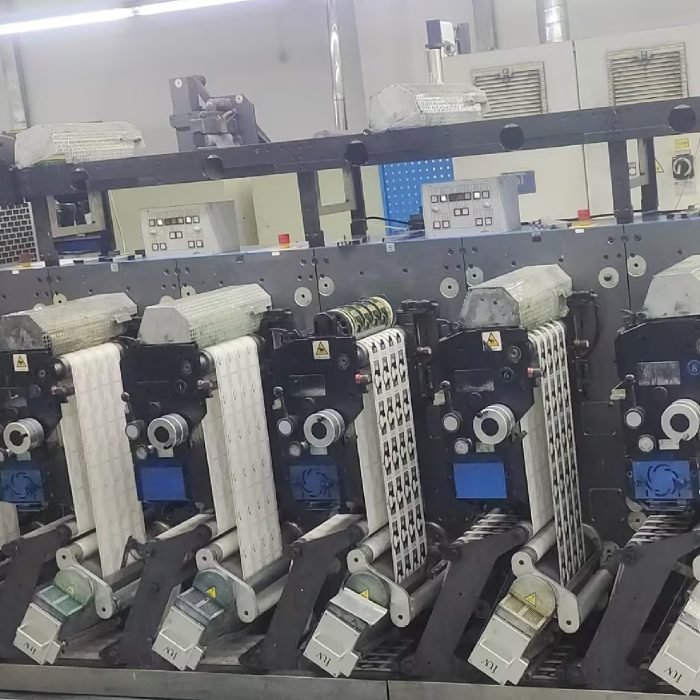 Systèmes UV automatisés contrôle thermique optimisé pour l’impression de films et matériaux sensibles